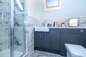 En-suite- click for photo gallery
